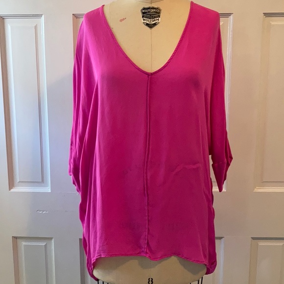 emerson thorpe Tops - Emerson Thorpe- sz M- silk Tunic hot pink